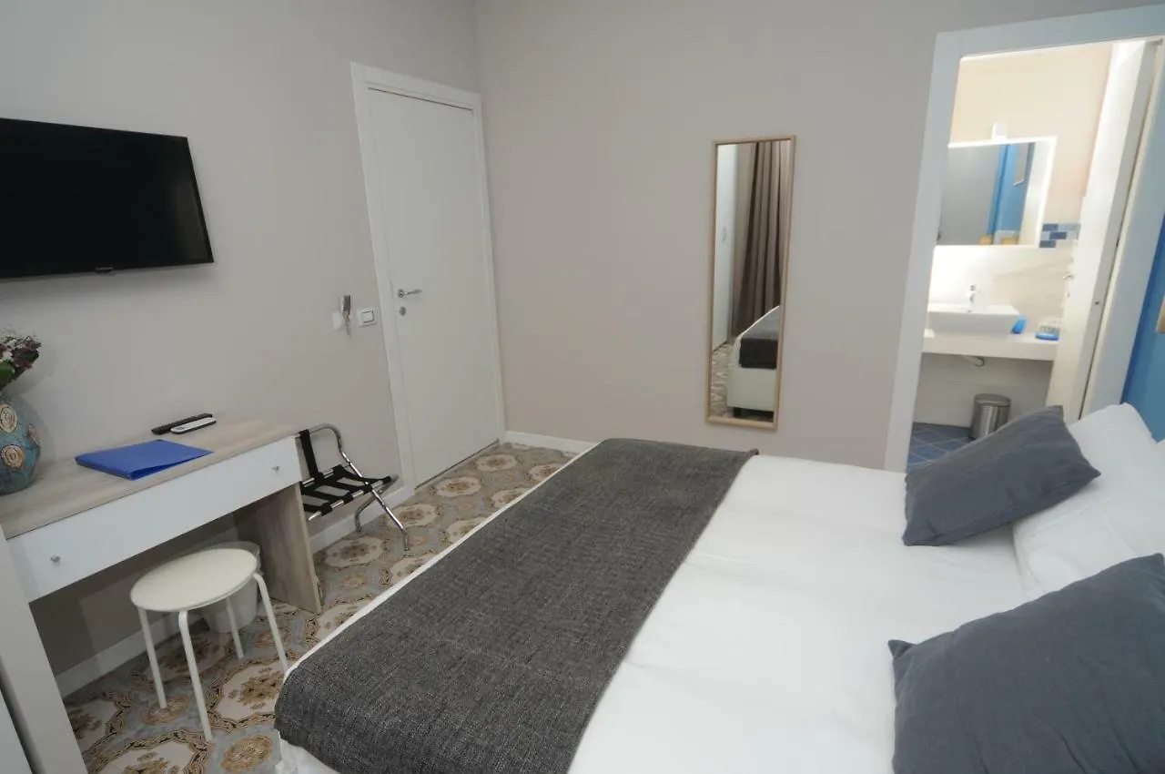 La Casa Di Giorgio B&B Naples 2*,